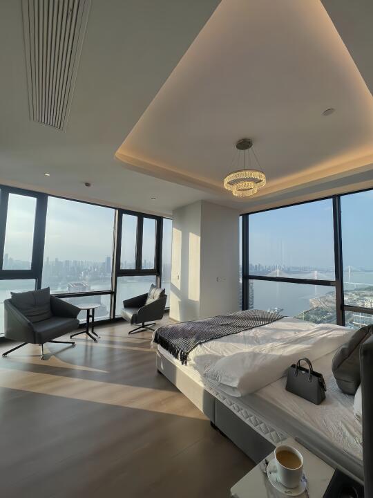武汉！江滩旁！149💰江景房已经next level 了
