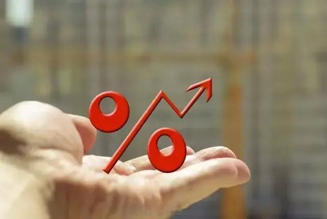 科创50飙涨3%创新高！半导体嗨翻天，明天"黑周四"会来吗？今天盘面冰火两重天—