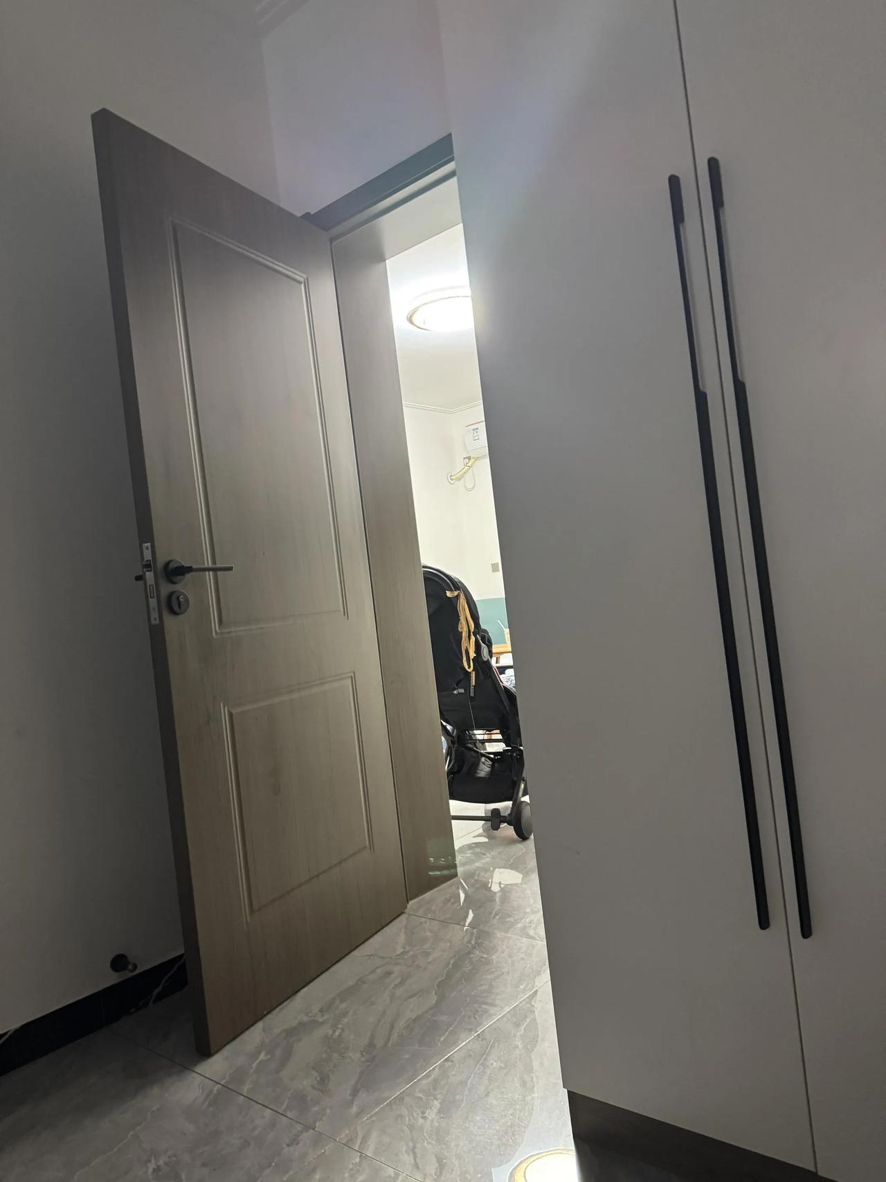 听朋友说郑州本地娶媳妇没彩礼，我还不信，结果一问好像是这样，非常少，三两万吧这样