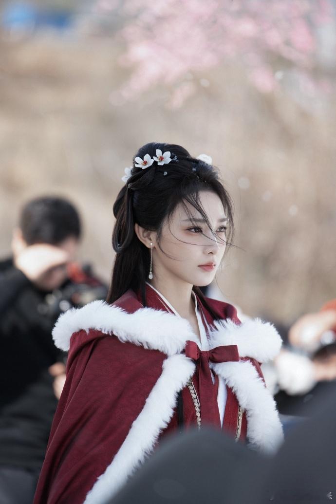 凌苍苍受刁难却绝不忍气，怼太后罚丫鬟夺回主动权，最强嘴替专治各种不爽，爽感拉满