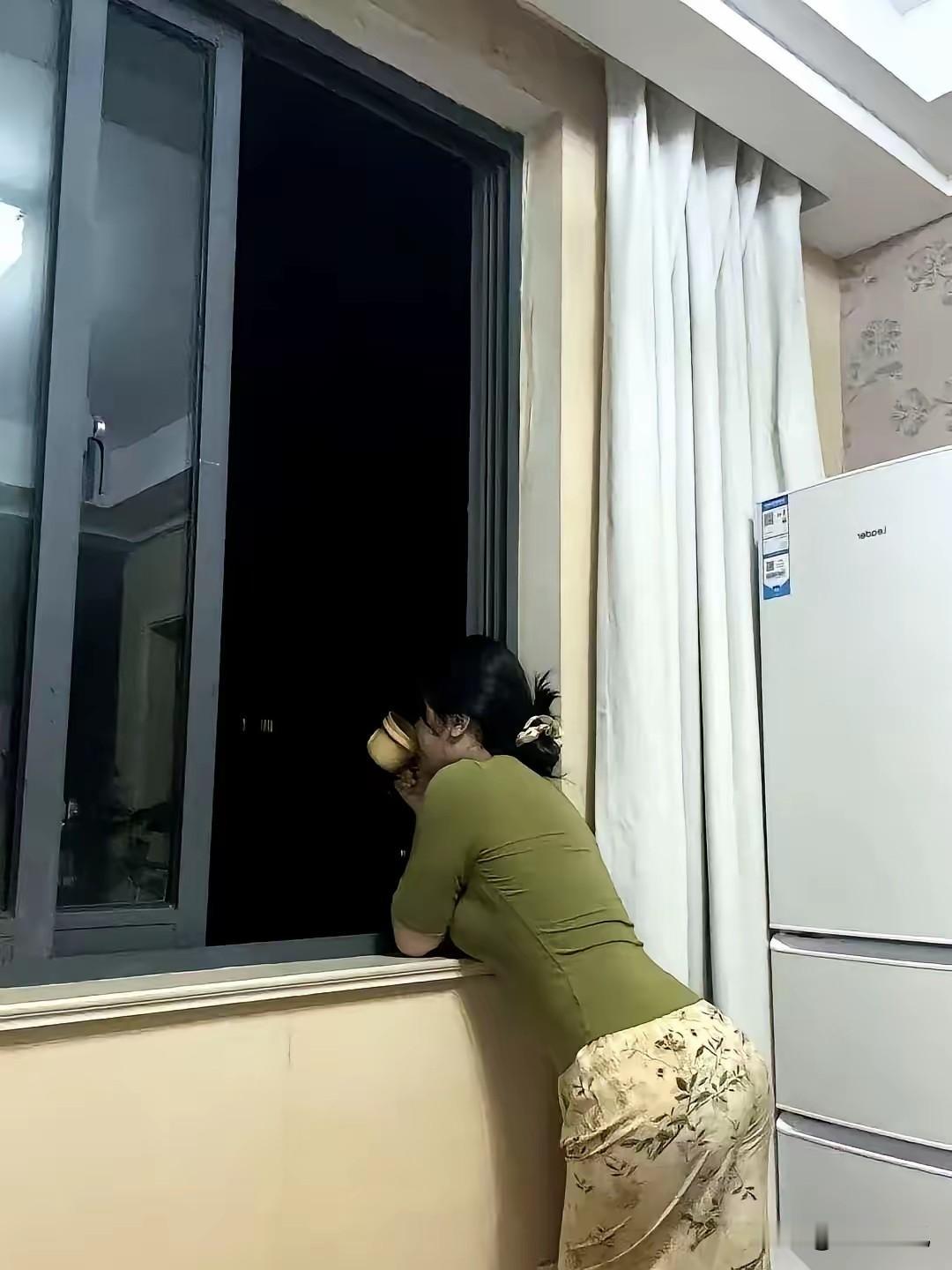 中年夫妻的被窝，就是最后的阵地。
阵地还在，仗就能打下去。阵地丢了，什么都白搭。