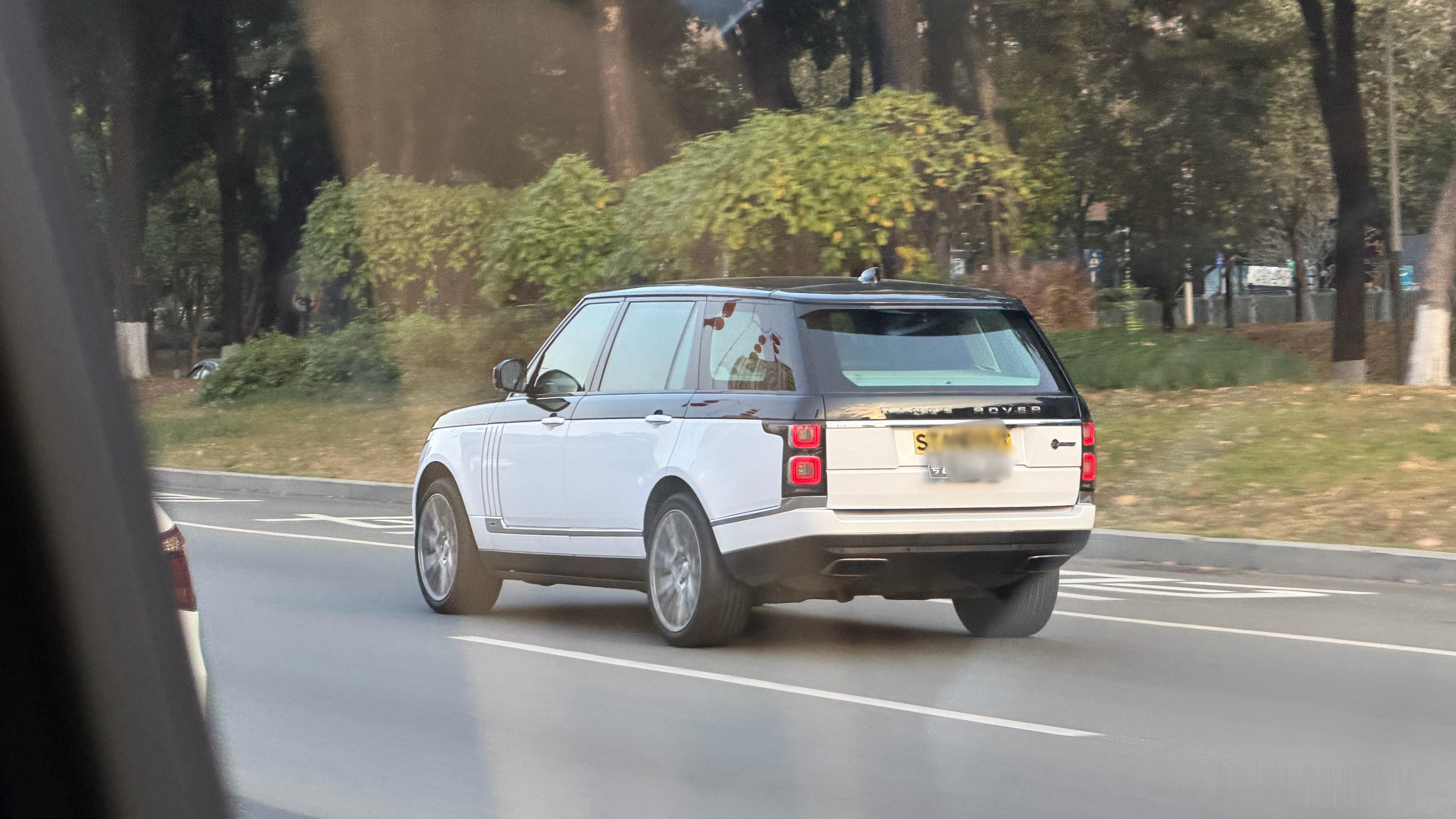 两地牌双色揽胜，确实有范儿啊🙈 