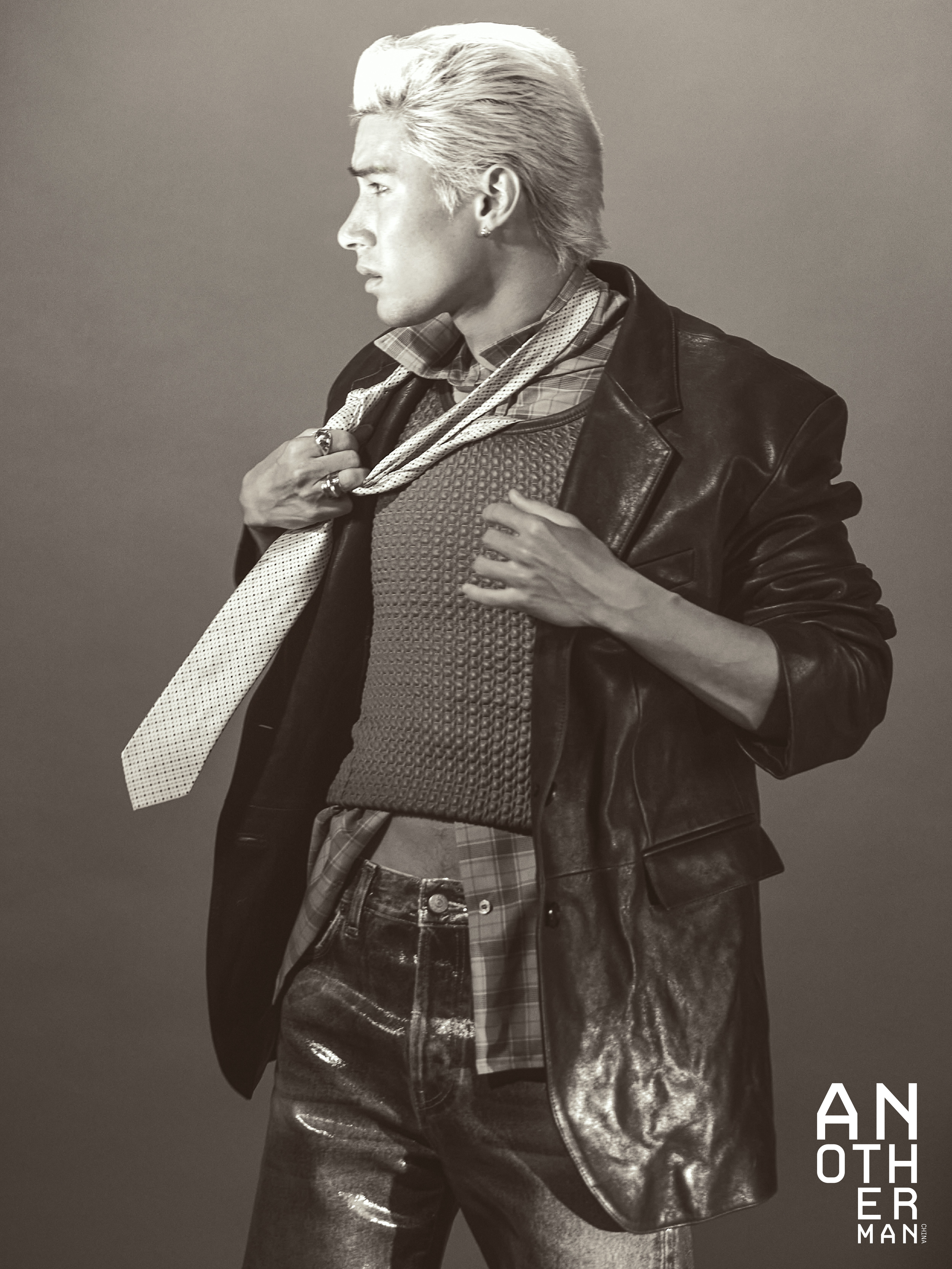 米卡✖️Another Man 中文版三月刊封面大片米卡AnotherMan开季