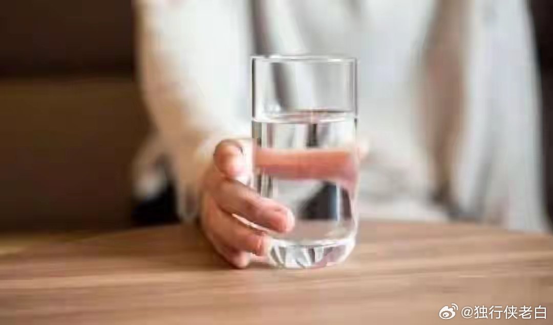 猝死的人越来越多？医生再次强调：宁可睡到中午，也别做这5事近年来，关于“猝死”的