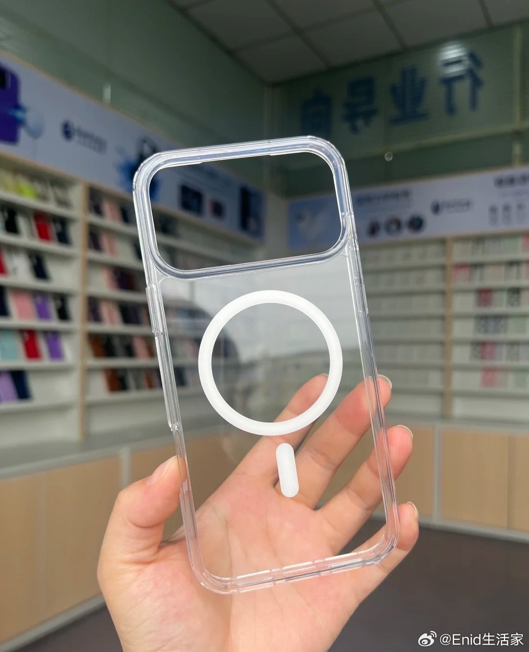 初探苹果最薄 iPhone 17 Air 戴手机壳效果：超薄美感不减消息源 今天