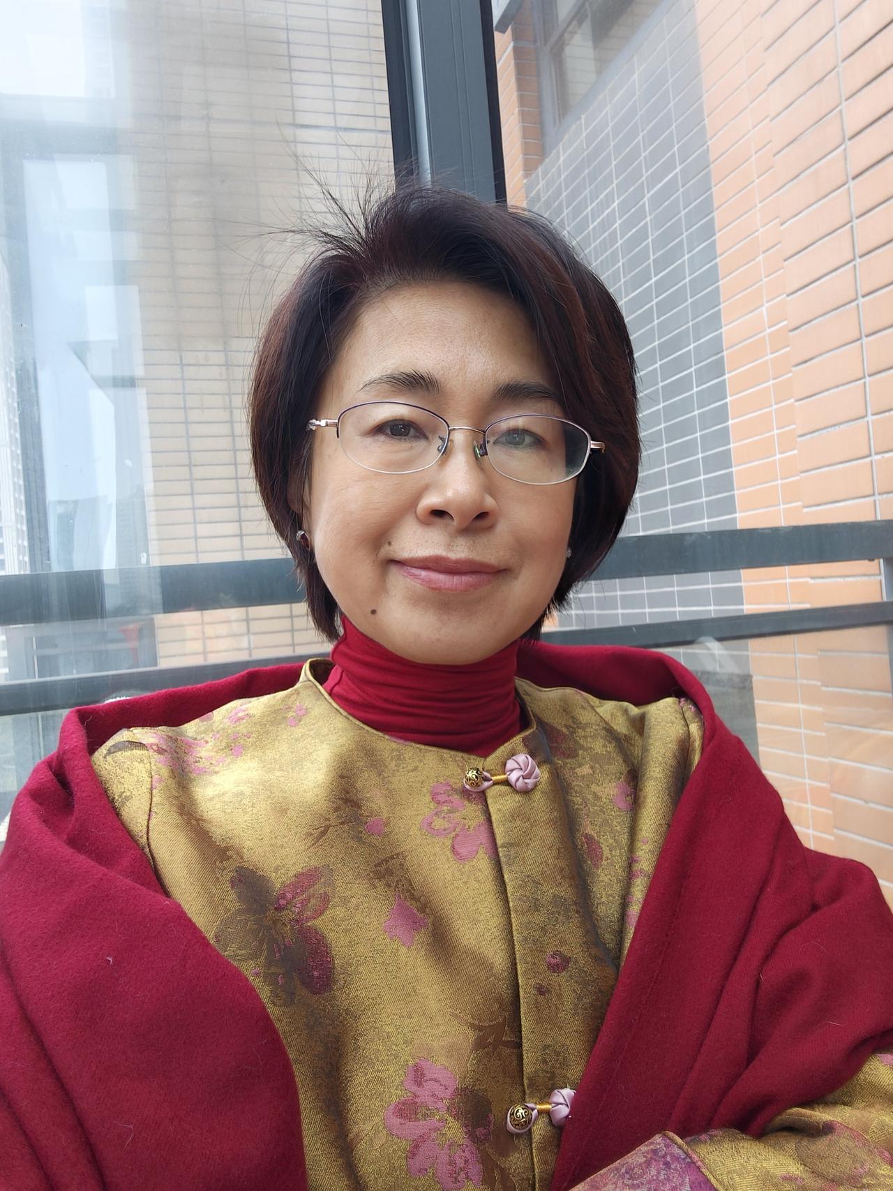 本命年，用红色装扮起来！新中式棉服是买来当工作服的，工作结束后用来过年也不错！