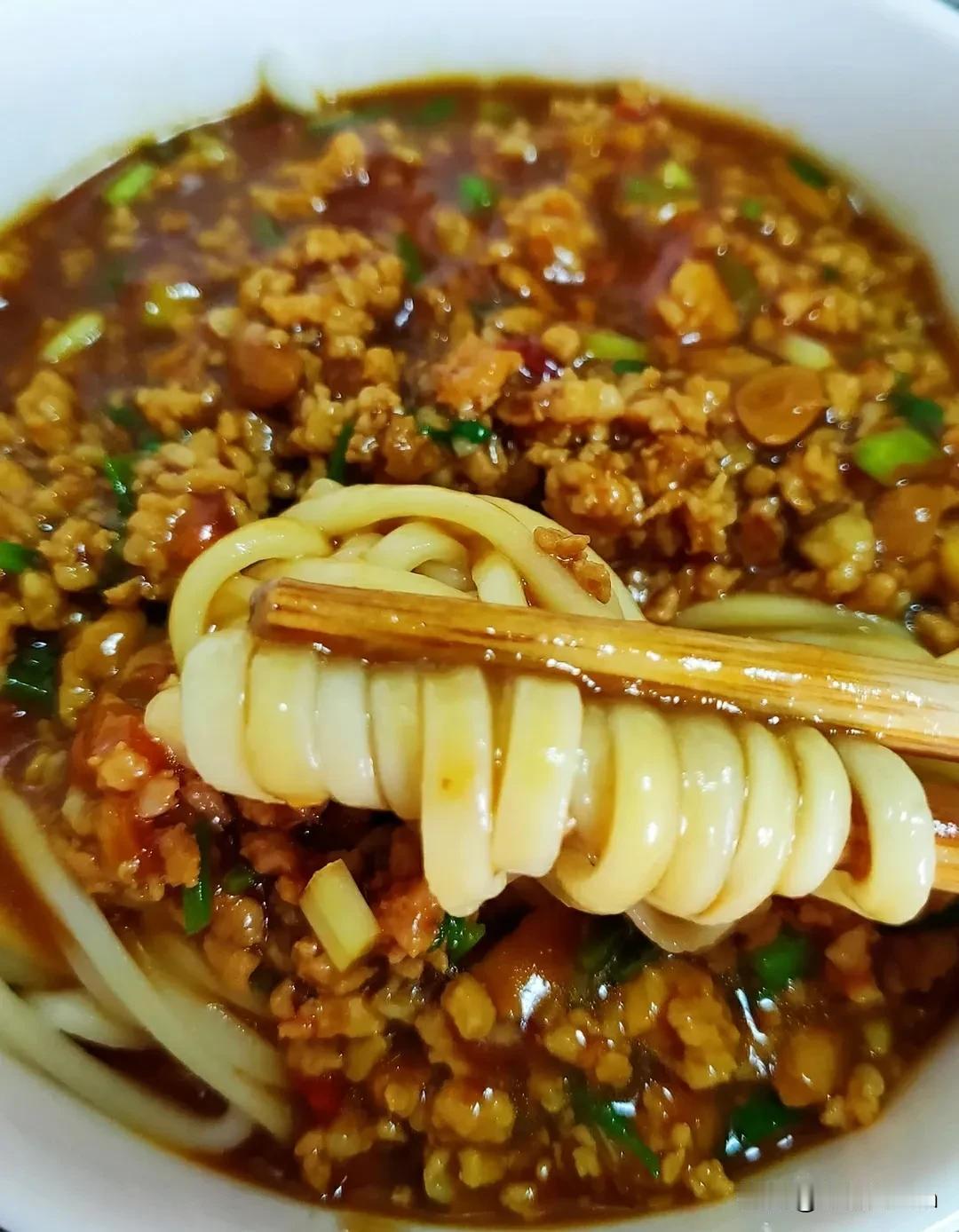 自从入手这款佐料机，吃火锅有了自助的感觉[舔屏]，做炸面不用手切了[给力]，各种