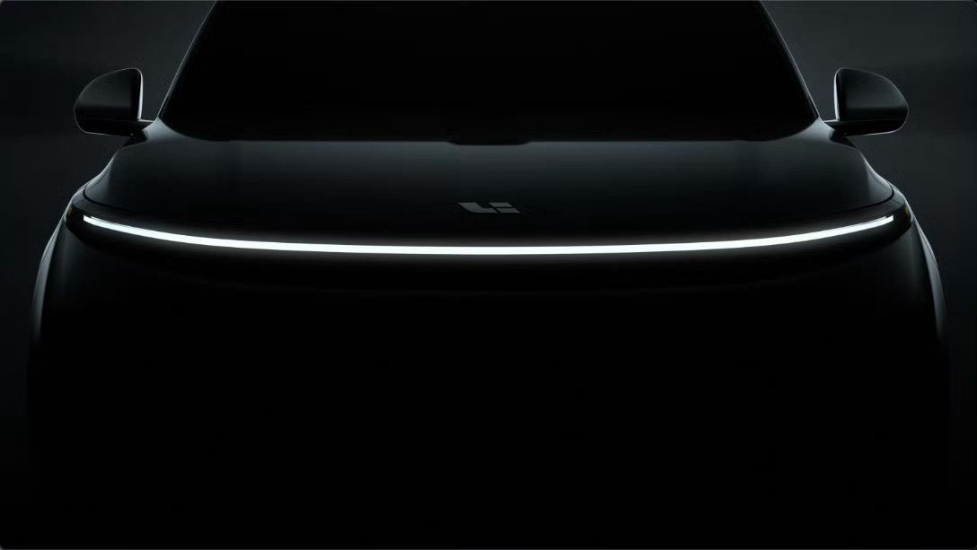 虽然这两年很多车都是贯穿灯带，但各家的质量和效果有很大差异。有不少近一两年刚出的