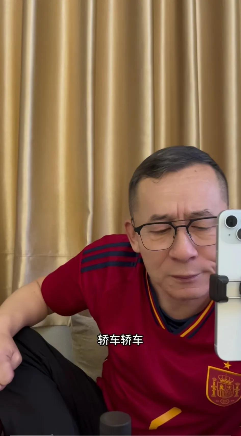 网上有个车神冤种叔！经常来直播，一次有网友问冤种叔问界m9车怎样？为什么冤种叔没