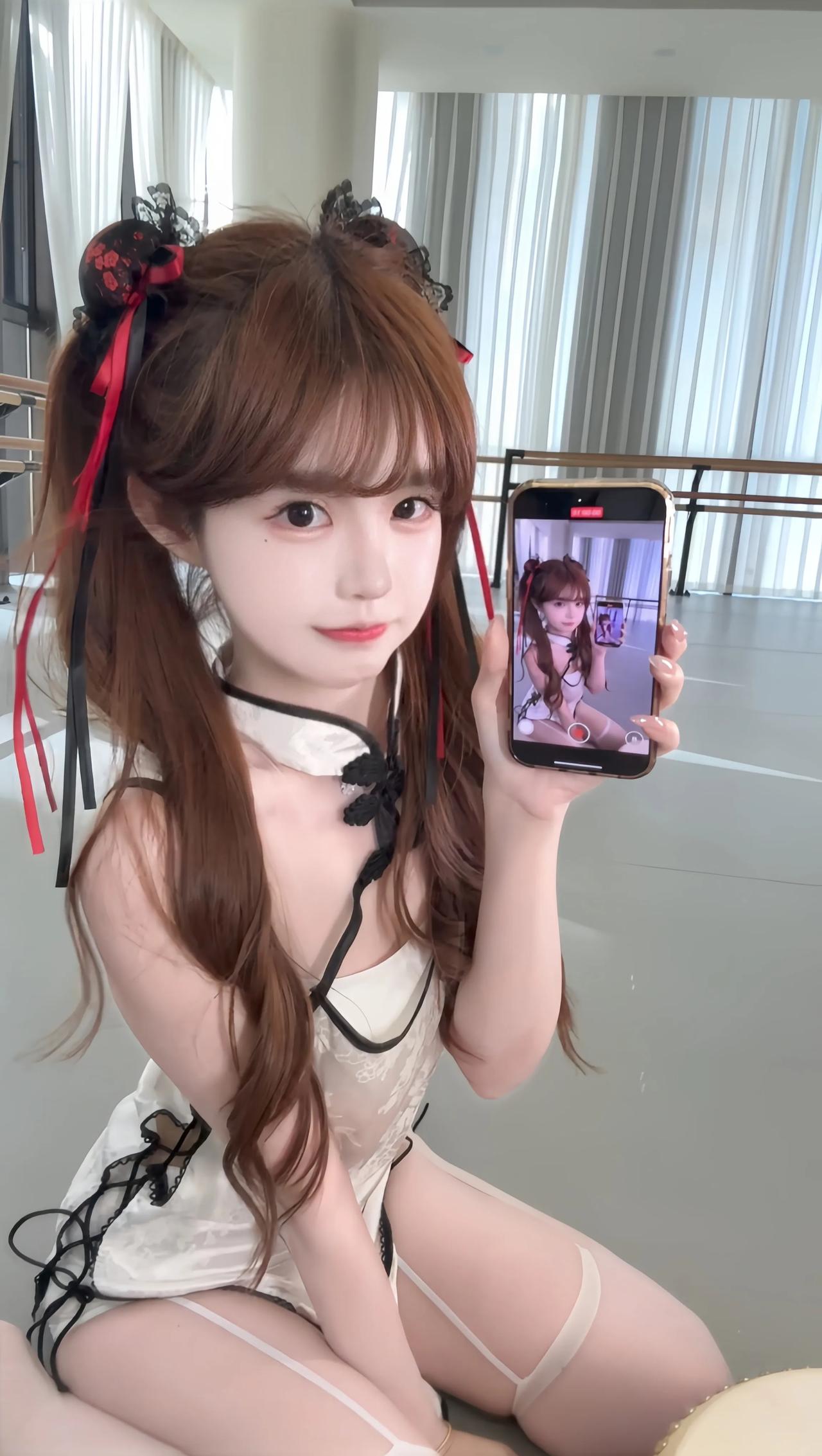 爱拍照的女生到底有多迷人呢?