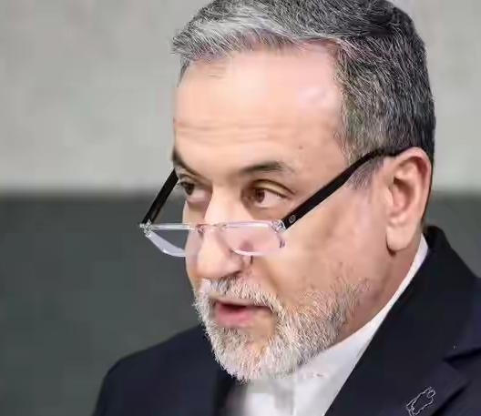 伊朗外长阿拉格齐表示，德黑兰已向巴基斯坦分享了一份旨在“永久结束”与美国在西亚洲