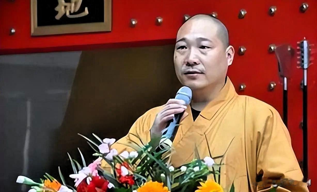 释延鲁，俗名林清华，1970年生于山东临沂郯城县武术世家 。1987年到少林寺习