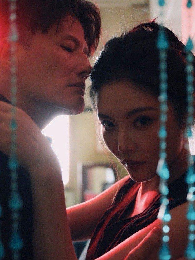 徐冬冬尹子维婚后合体哈尔滨电影周 冰城迎来光影盛会，徐冬冬尹子维婚后合体出席太阳