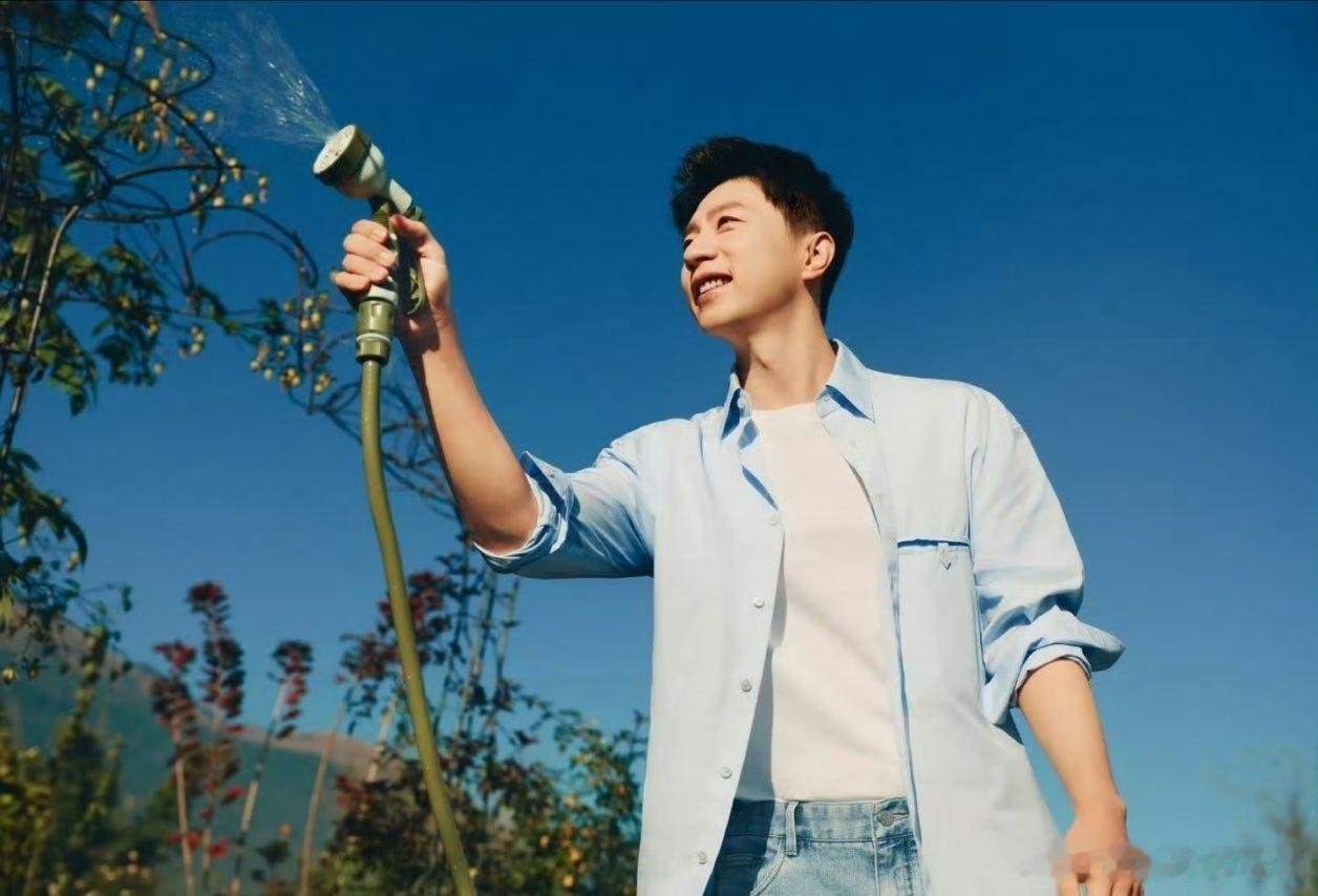 张怡宁马龙同框热聊引爆热搜  乒坛传奇同框畅聊，跨时代交流尽显国乒传承2026年