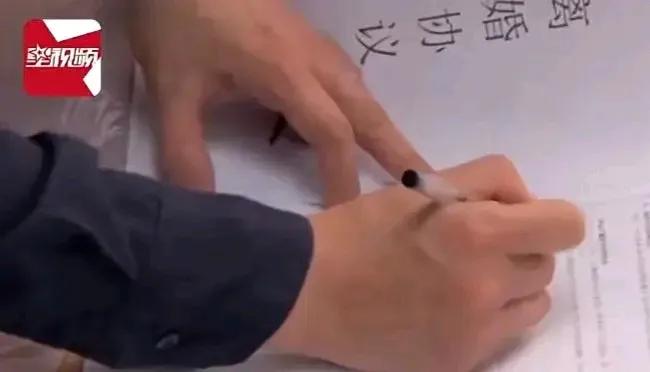 深圳，一婆婆大手一挥，掏了604万给儿子和儿媳买了套婚房。六年时间一晃而过，这房