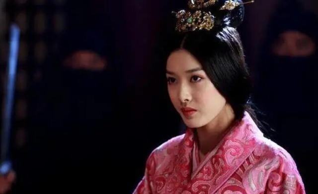 在那个272年的一个夜晚，晋武帝司马炎急切赶到新妃寝殿，满心期待一亲芳泽，却在看