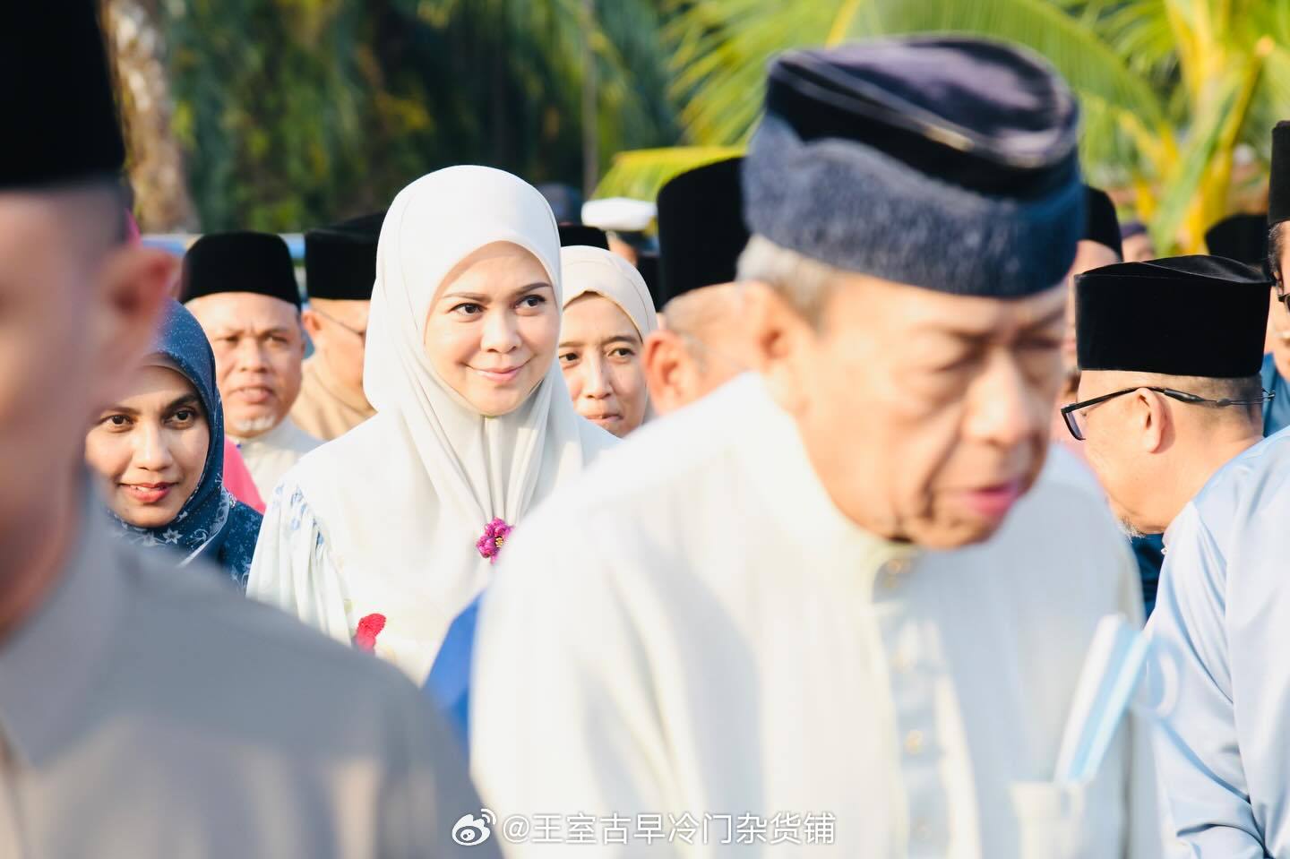 王室王室马来西亚王室雪兰莪 2026年3月7日，雪兰莪苏丹夫妇出席××寺的落成典
