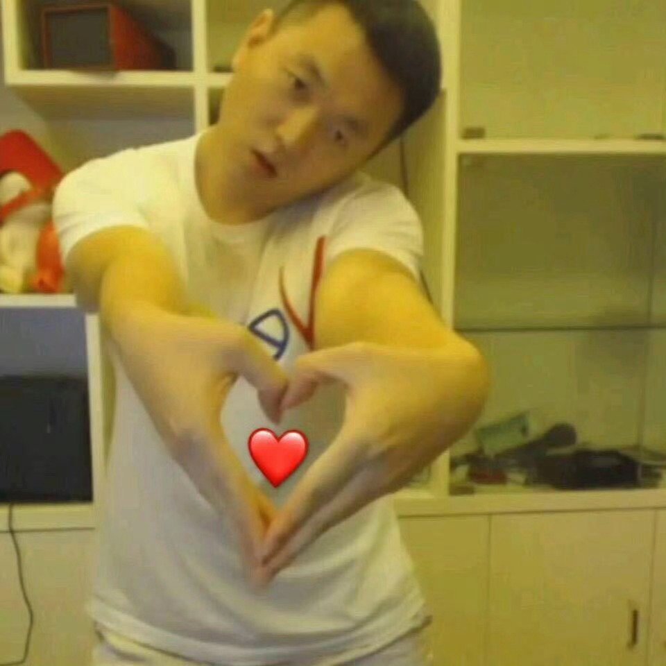 我发现我追星一直都是表达自己的喜欢在先，并不是说我的爱有多么特别我比别人爱你，就