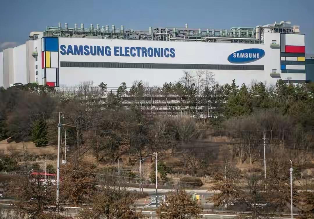 打得一拳开免得百拳来！围台第三天，特朗普松口，要送中方一份礼