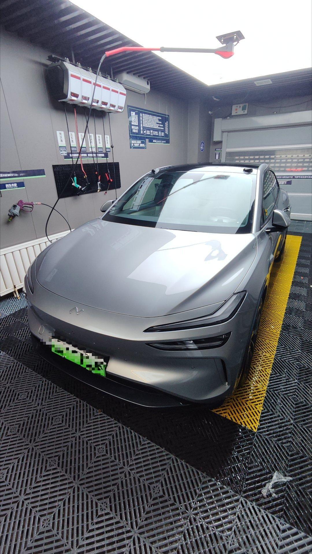 最后一天，来给我家的功臣小乐洗个澡，20块钱洗了30分钟，干干净净。 