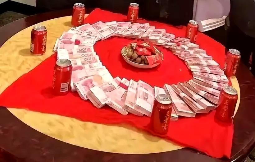 我觉得江西的男生家长太难了。
今天听一个90后的小姑娘说，她弟弟订婚，女方彩礼要