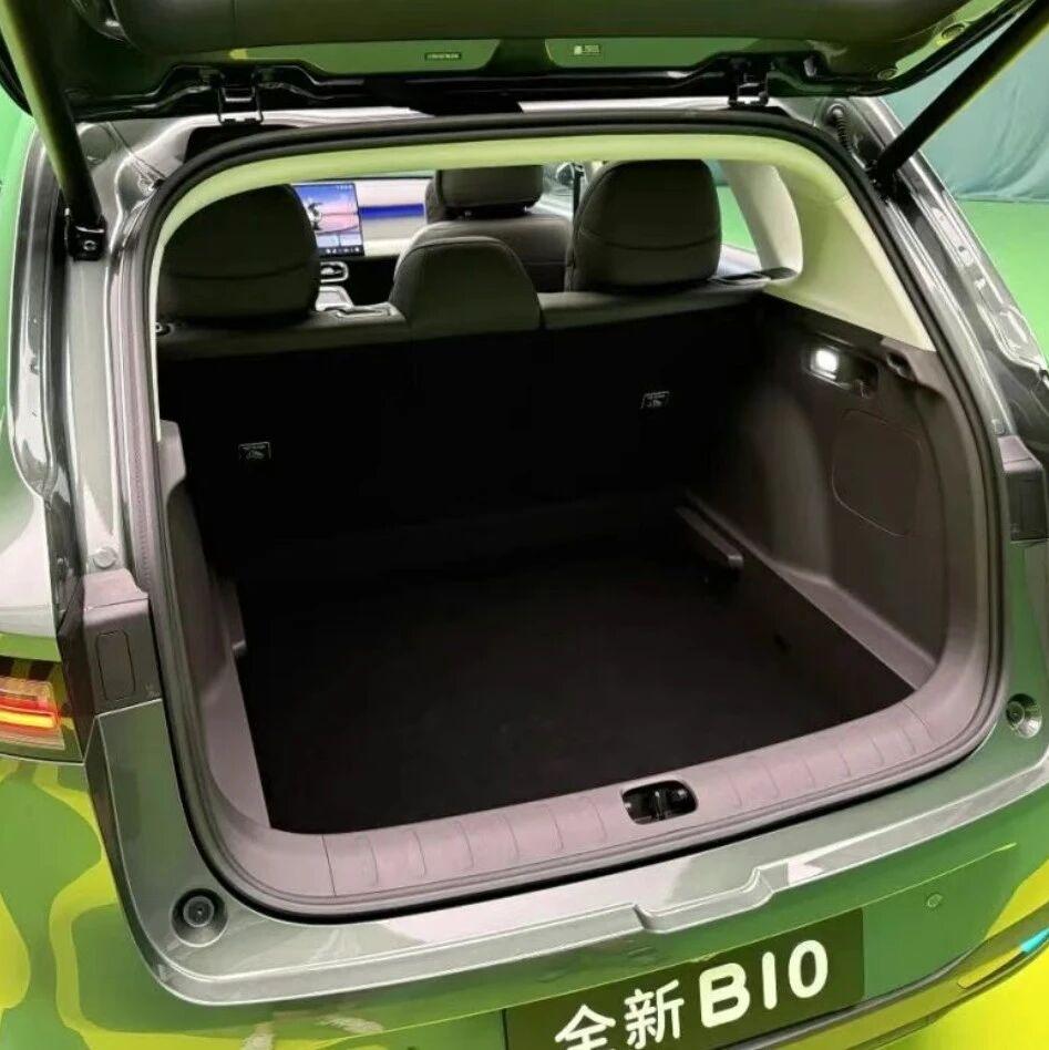 零跑B10的周末出游场景，静态体验时很向往
之前开过几年的油车，现在想换辆纯电试