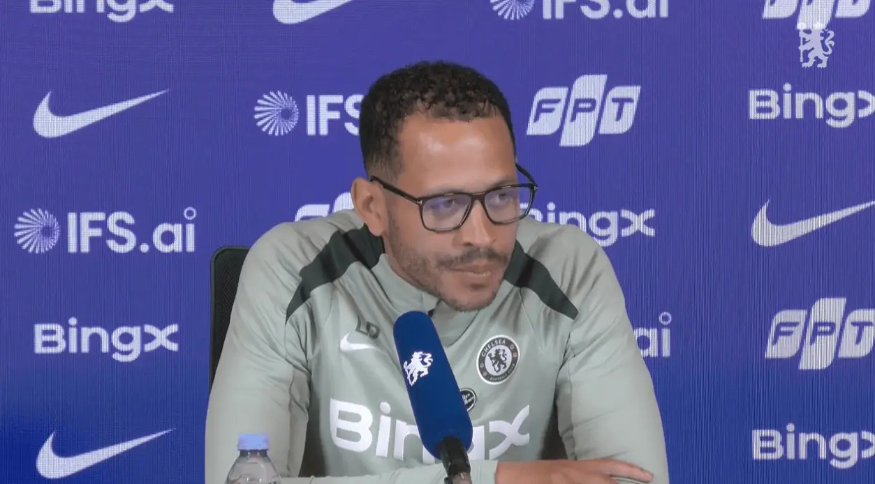 罗西尼尔：切尔西需要经历短期和长期的过程；福法纳已道歉切尔西主教练罗西尼尔出席对