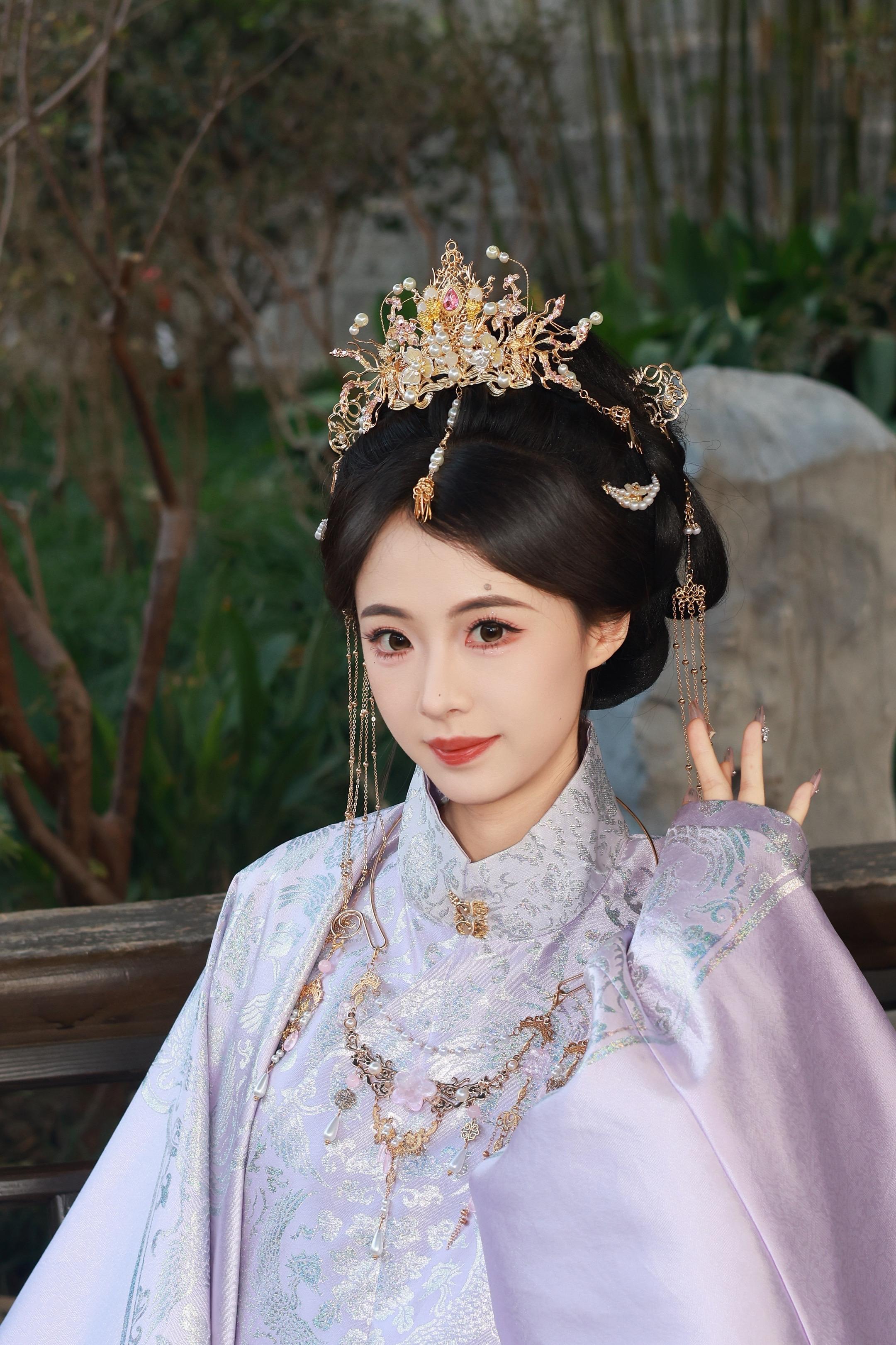 “一年之内 助我成为京城第一贵女”