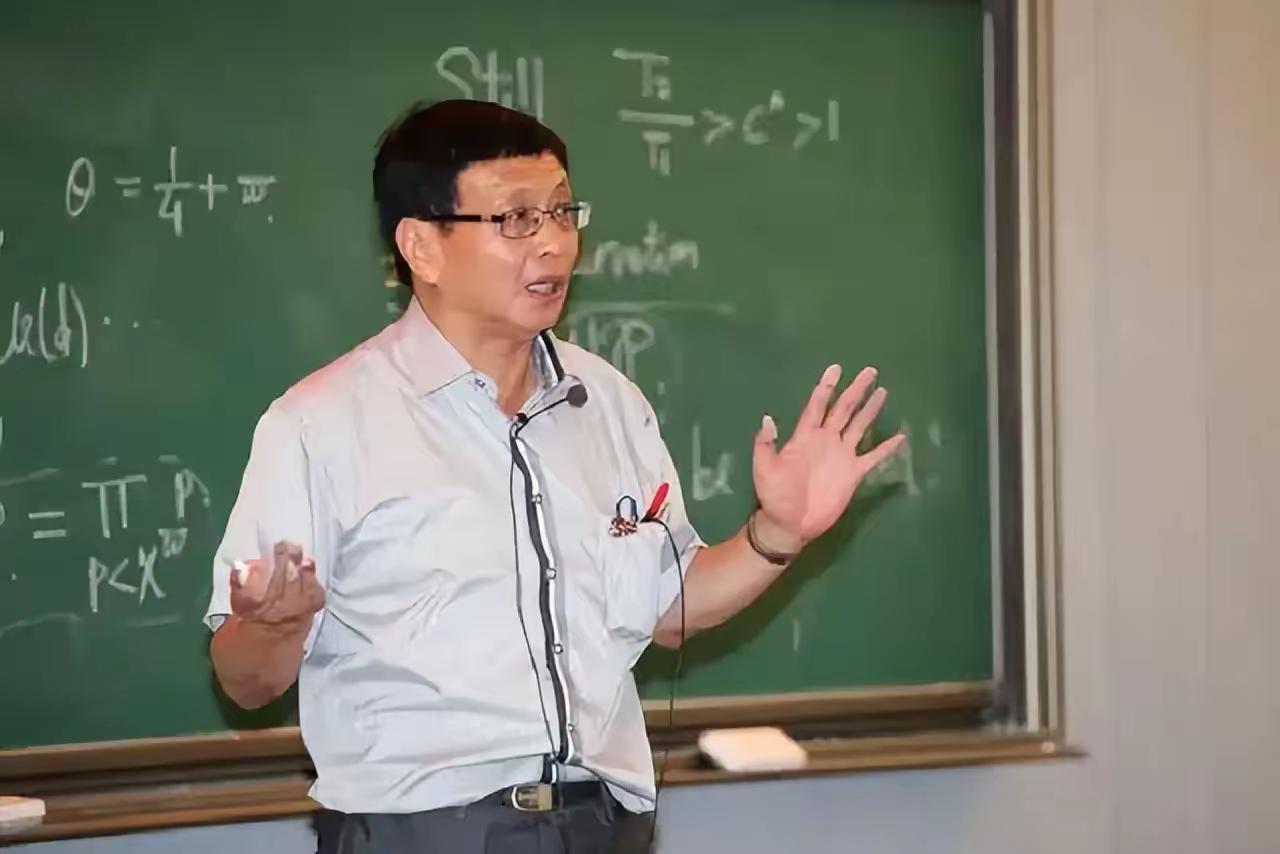 【人生不易，张益唐要回中国挣钱也很正常】

我一直这样的态度，不反对出国留学，留