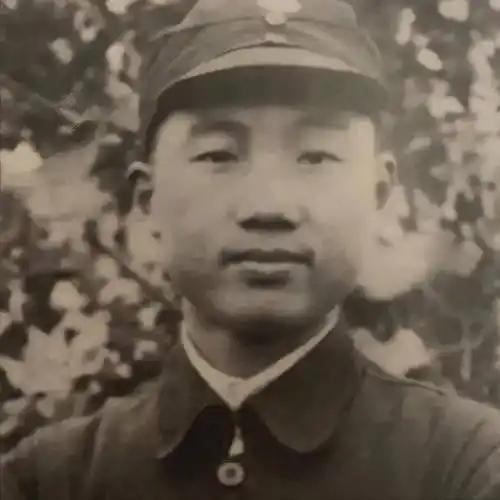 开国少将栗在山不仅是河南省方城县唯一的开国少将，更以知识分子将领的儒雅与坚毅，在