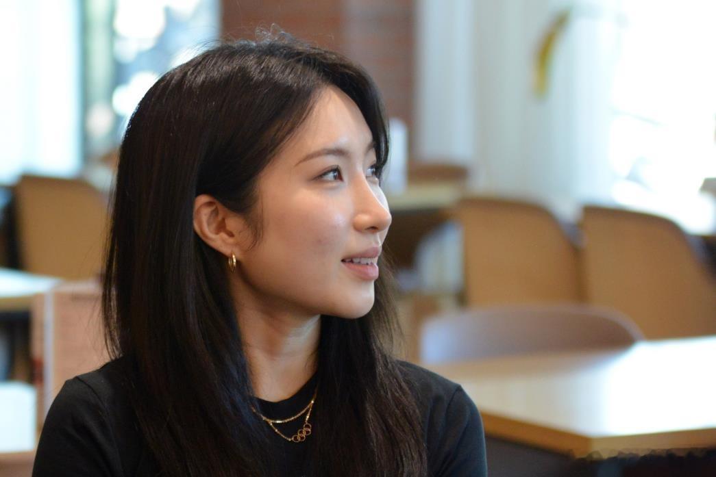 2月25日，在米兰冬奥会拿到短道双金的金吉利在首尔出席活动。据她本人讲冬奥会之前