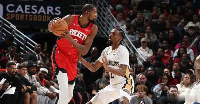 北京时间12月19日，NBA常规赛，鹈鹕133-128火箭。鹈鹕队在落后25分的