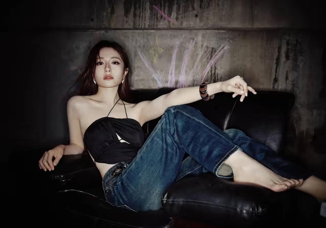 [送心]李兰迪，绝对堪称——微胖届的天花板[玫瑰]
无论清纯[心]，还是妖冶[舔