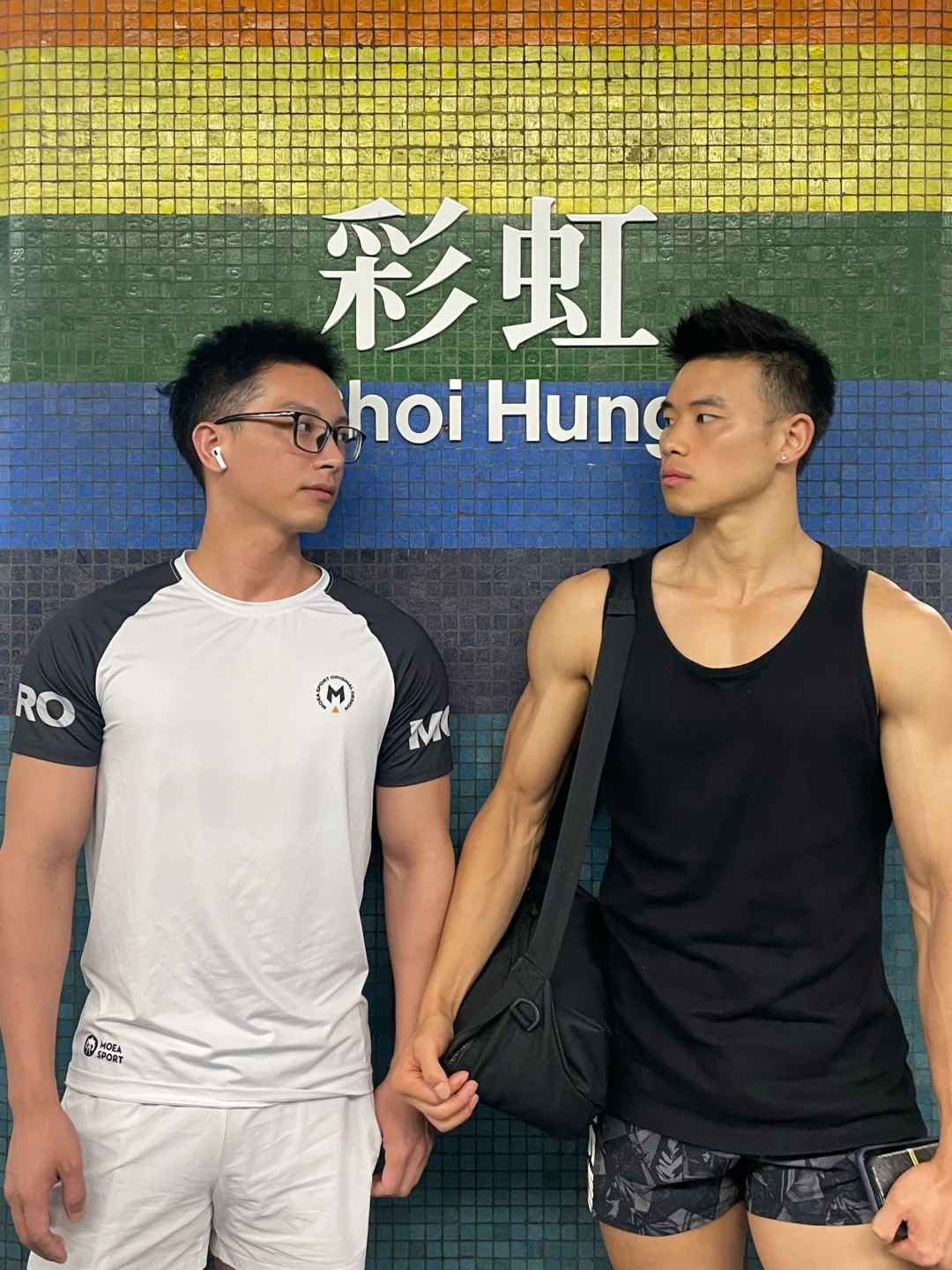 香港找的旅遊搭子太帥了，於是我们💗🌈 。