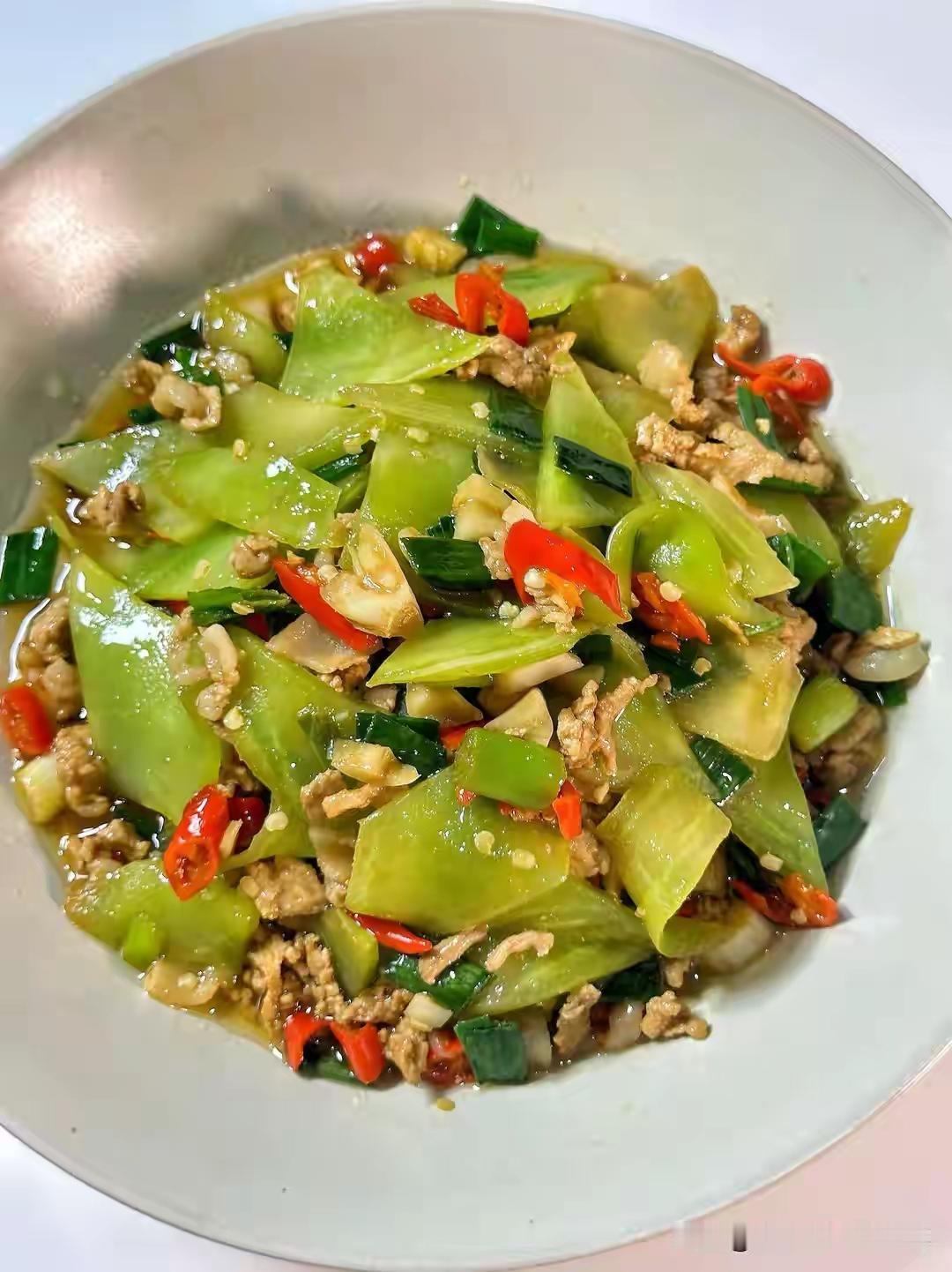 谷雨转立夏，常吃3道养肝家常菜，家常食补全家体质翻倍！

谷雨转立夏，季节交替之