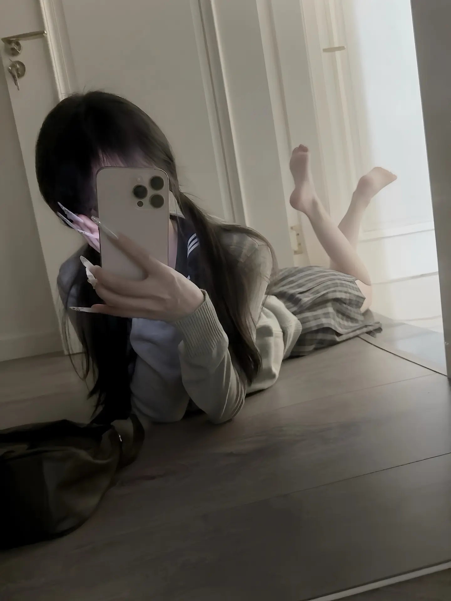 我再也不会喝任何人说话了 我就每天自己吃吃吃 睡睡睡 好了 这样就很好