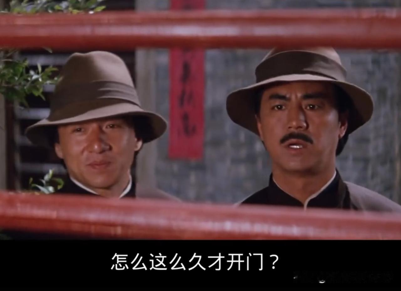 成龙主演的功夫片武打场面最经典的我觉得应该算是《醉拳Ⅱ》。
       这好像
