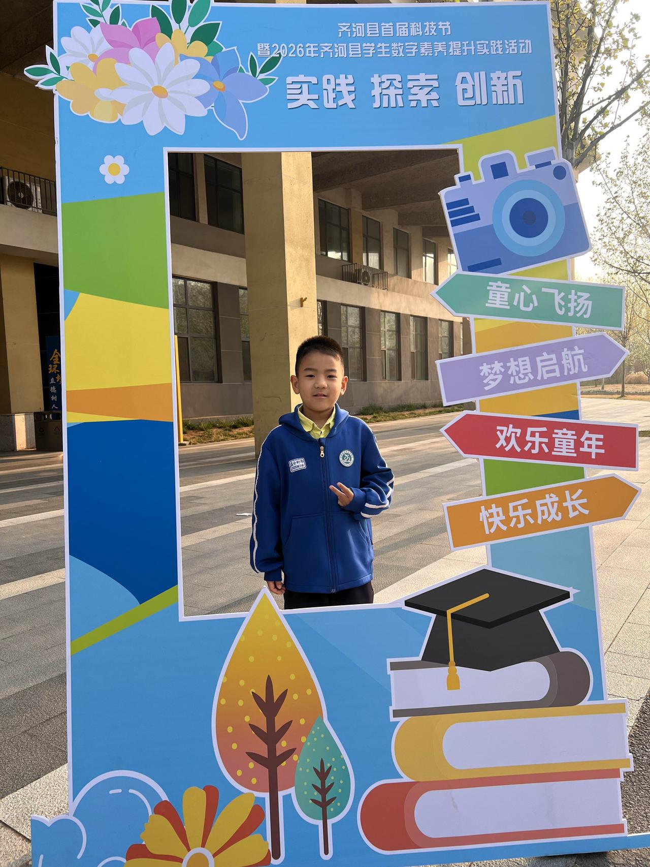 李荣浩这波回应真是“活人感”拉满又极其体面。面对争议，他有种“是我做的我认，不是