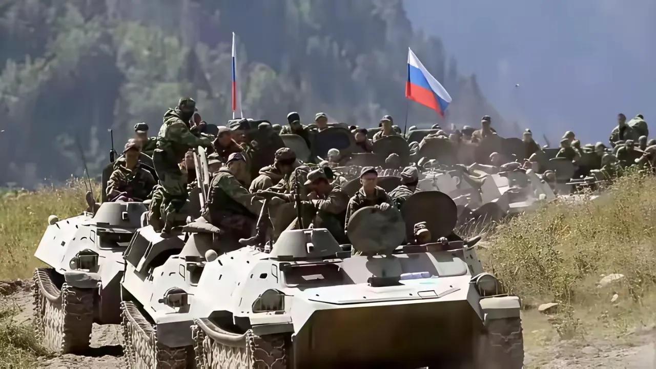 这群乌克兰新兵受够了，他们在新兵营里面本来就不情愿地来到这里，这时候表现出非常低