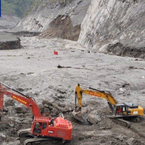 重型机械已抵达吉隆口岸大楼救援通道打通[祈祷]  ​​​