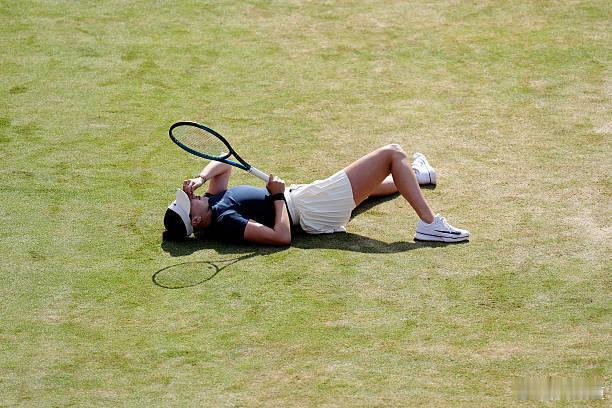 郑钦文vs阿尼西莫娃郑钦文最后阶段Queen Wen打了一个9-1，连续两局都是