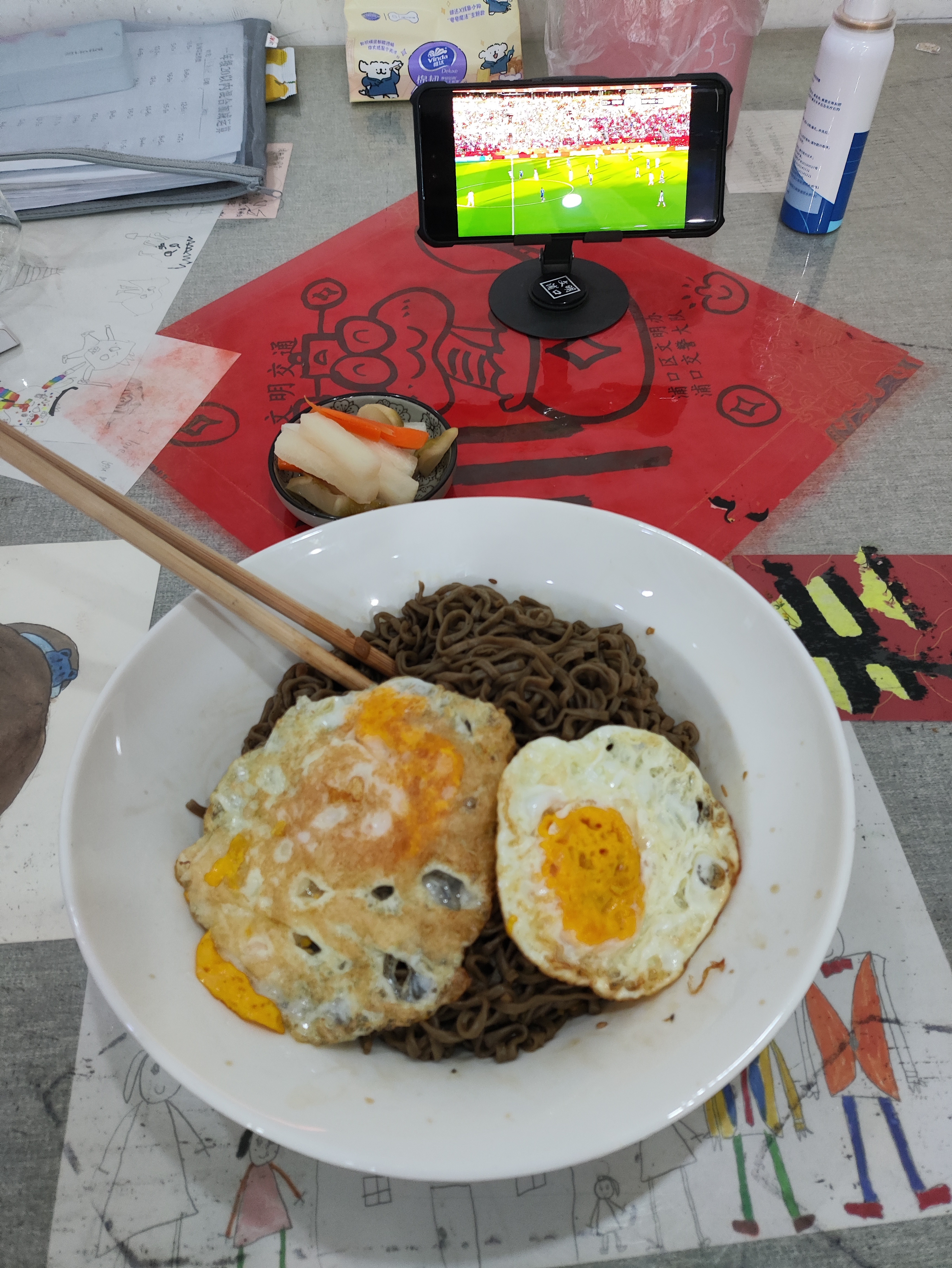 同學们早ﾉ☀壶铃俄罗斯转体3组66，单杠悬吊卷腹3组34，咥碗媳妇下的荞麦面条子