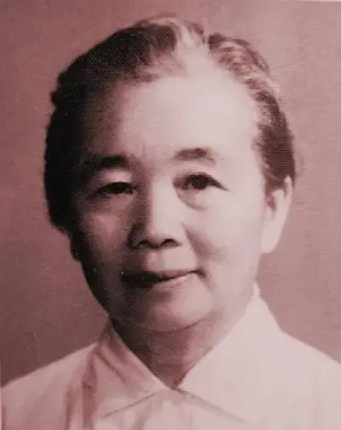 1937年，西路军政治部主任张琴秋被俘，马家军旅长问她：“你是不是张琴秋？”张琴