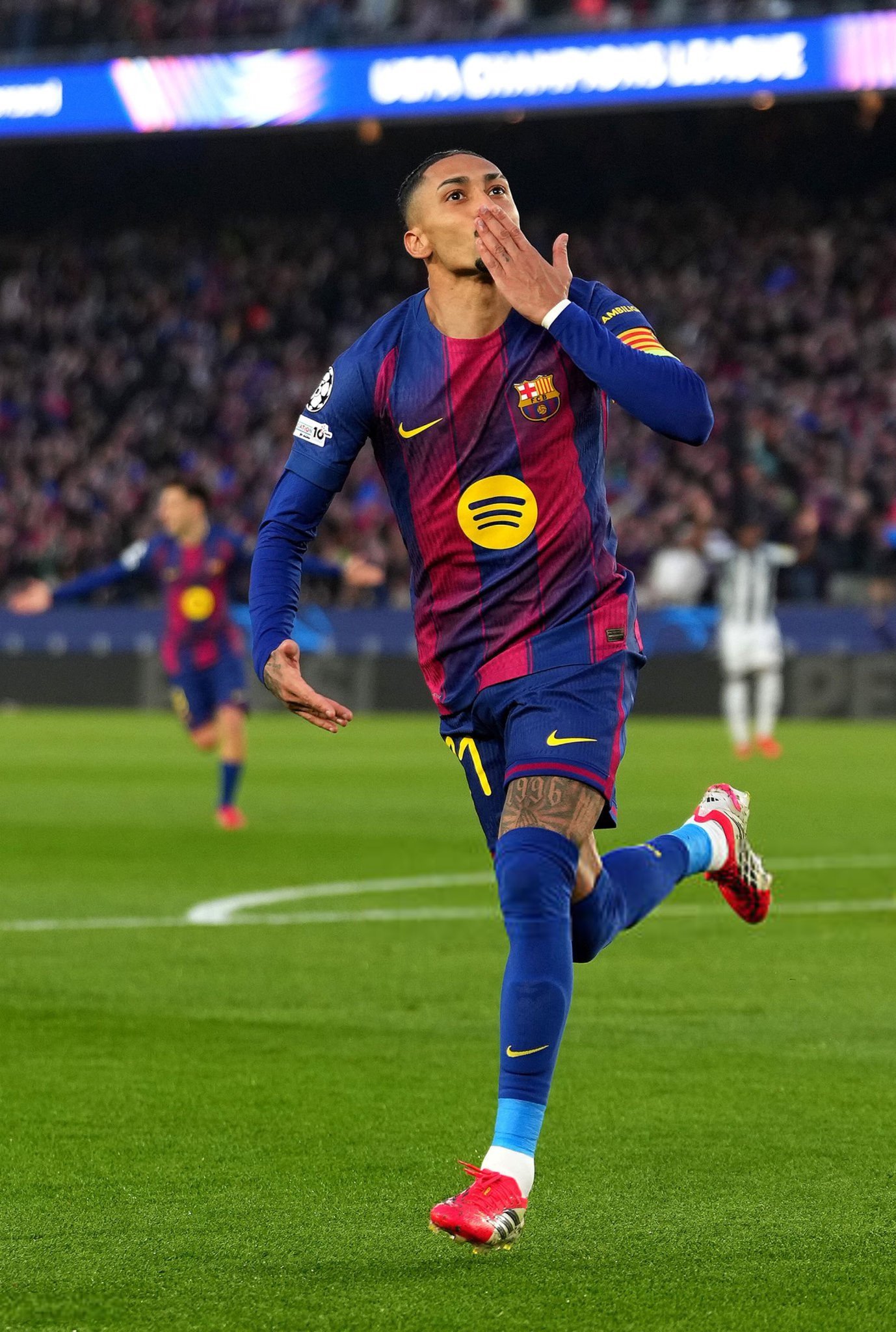 连续两场帽子戏法🎩拉菲尼亚！ 