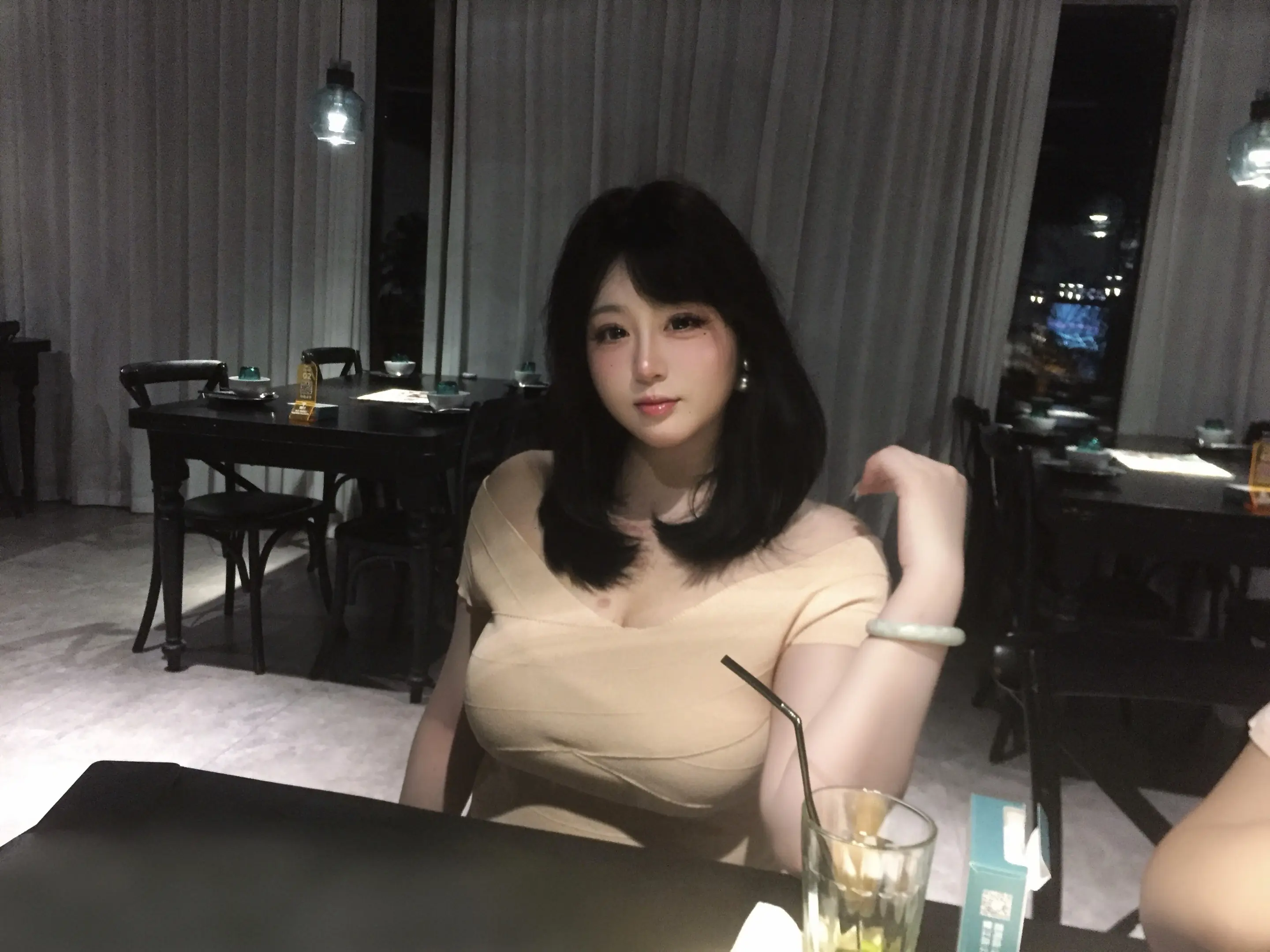 我们不是只有彼此吗