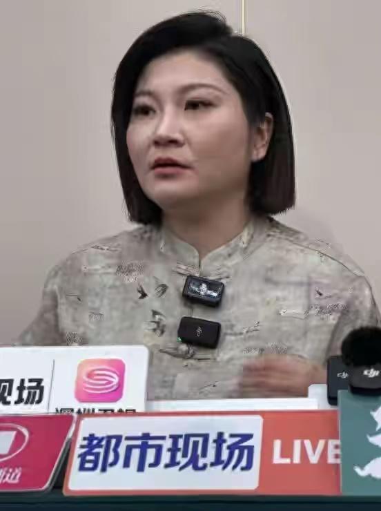 王暖暖坠崖离婚案一审结束！现场抹泪致谢，丈夫泰国服刑视频出庭

网友评论：
这渣