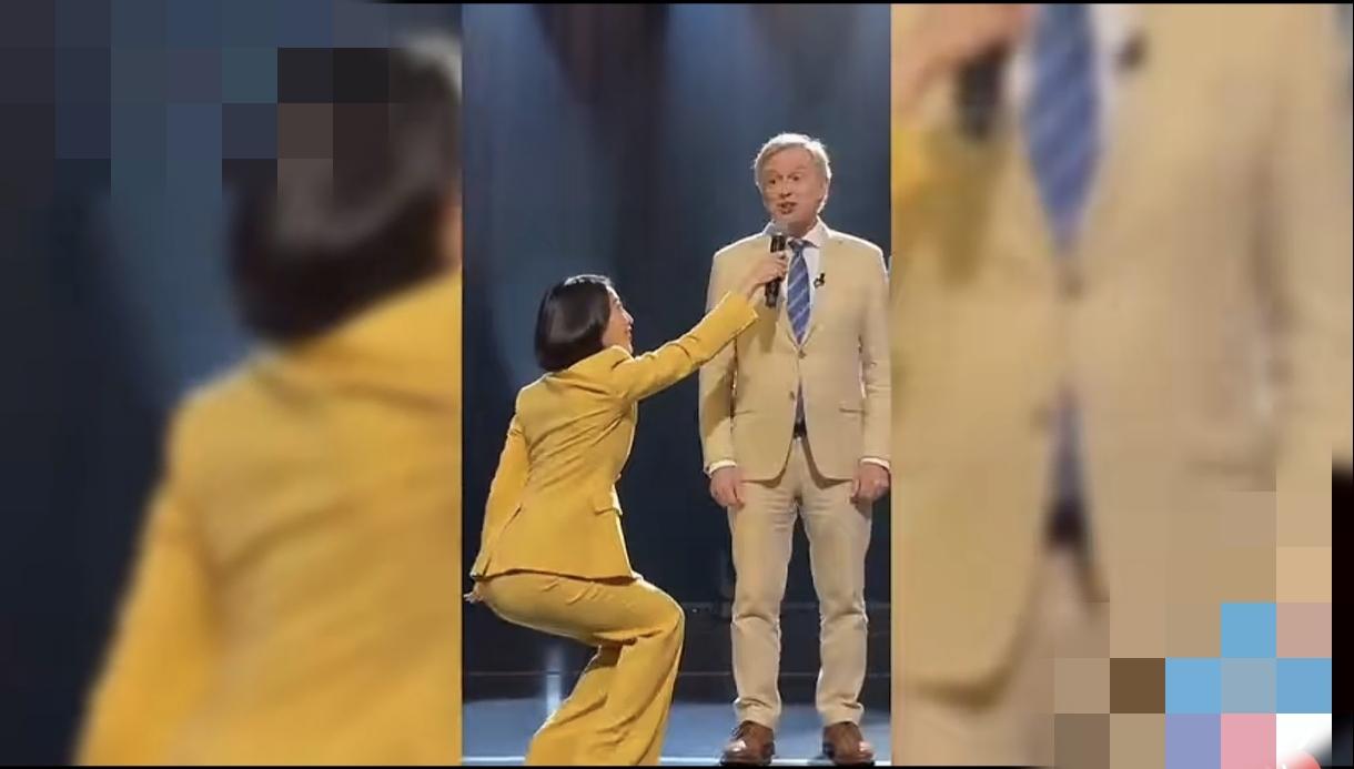 陈璇这姿势和表情真的是非常夸张、非常不雅，你说你这身高、你这站位、你这身形，两个