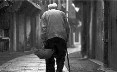 家有一老，如有一宝：年轻人，别嫌家里的“宝”
 
家有一老，如有一宝，这话真心劝