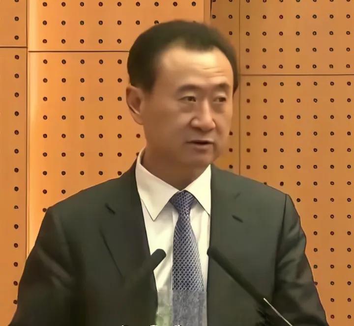 传奇落幕，藏着最扎心的生存真相
 看到王健林卖掉万达电影的消息，心里满是复杂的感