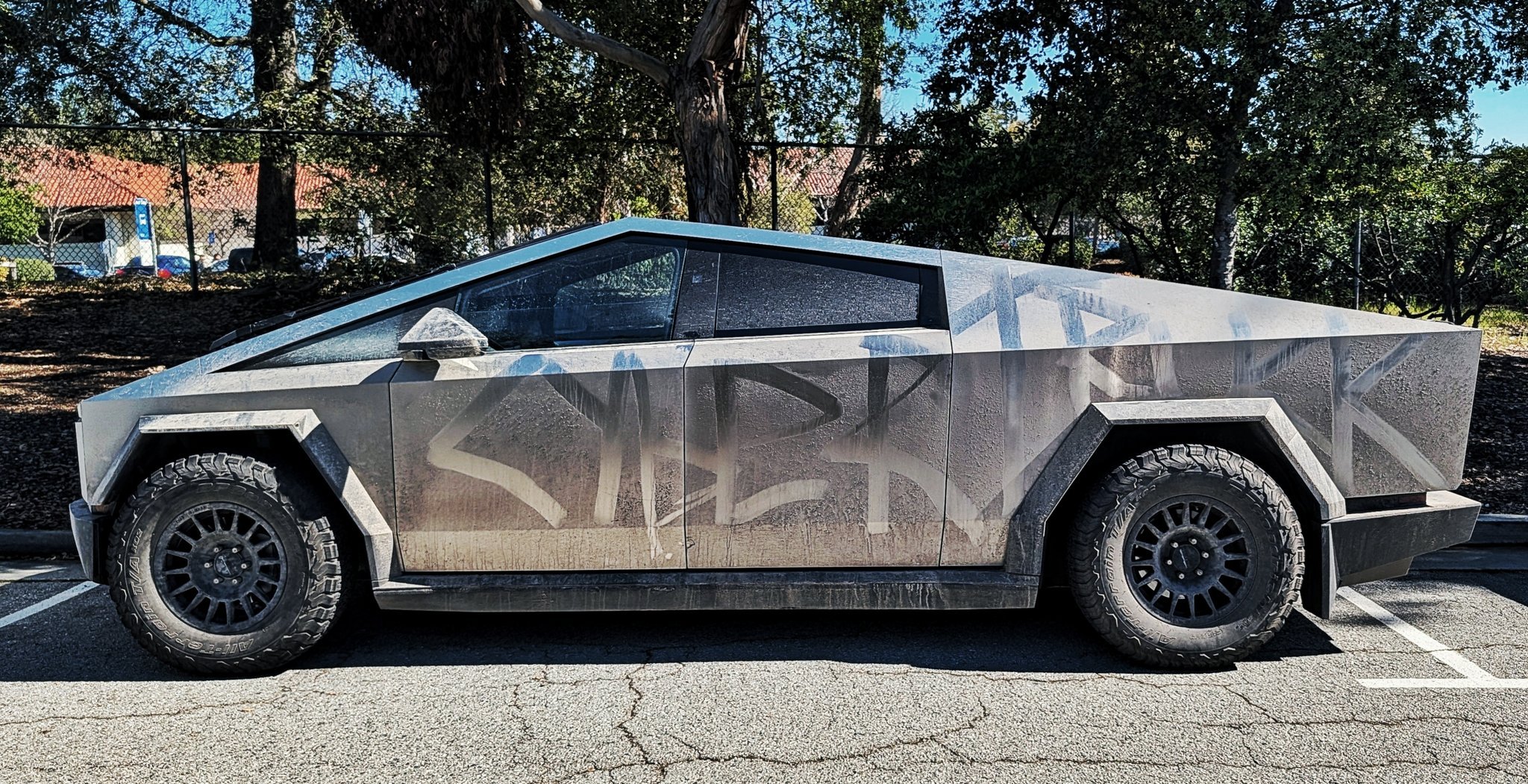 特斯拉Cybertruck首席工程师Wes的Cybertruck 